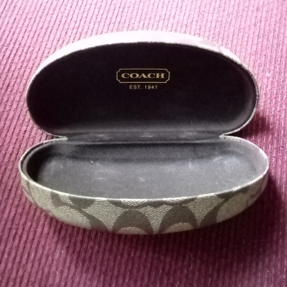 Coach logo hard clamshell Sunglass case